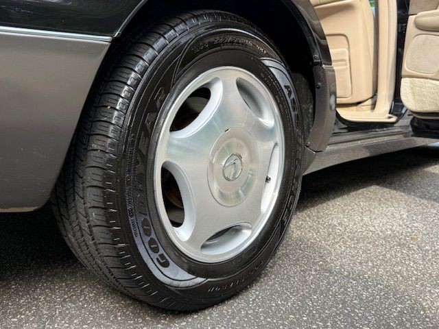 1995 Lexus LS Image 73