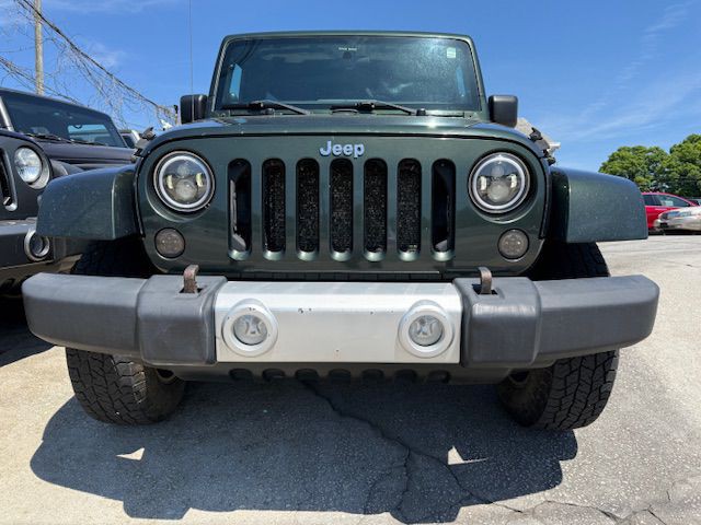 2011 Jeep Wrangler Unlimited Image 2