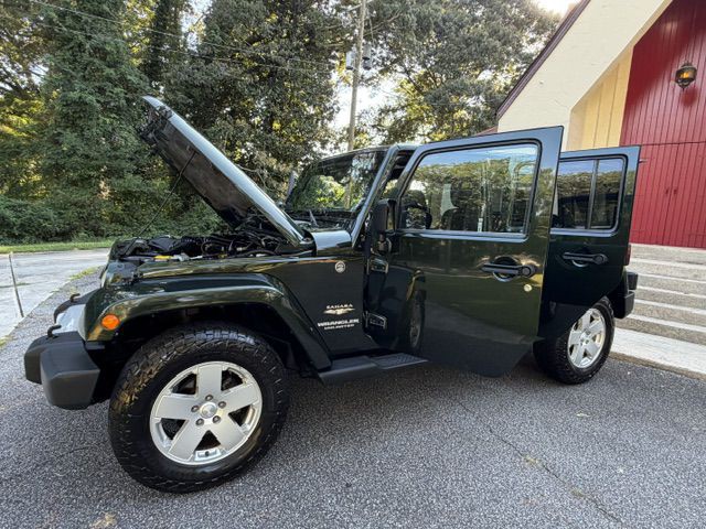 2011 Jeep Wrangler Unlimited Image 2