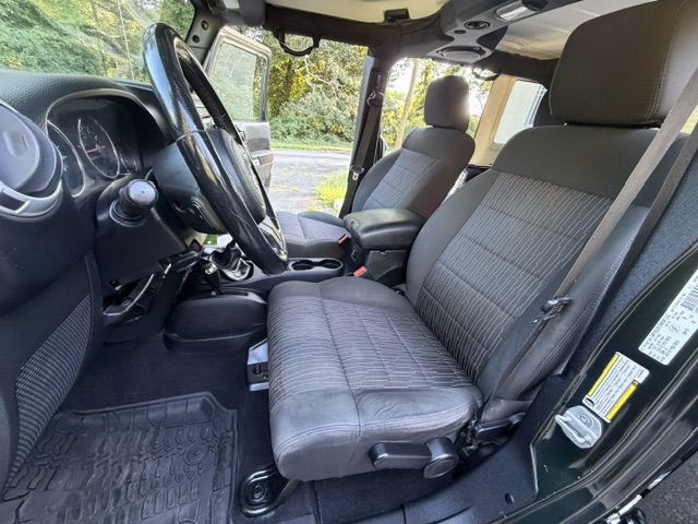2011 Jeep Wrangler Unlimited Image 14