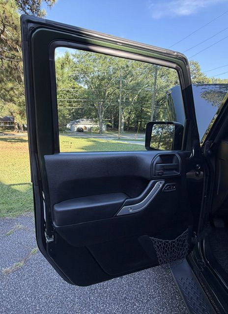 2011 Jeep Wrangler Unlimited Image 15