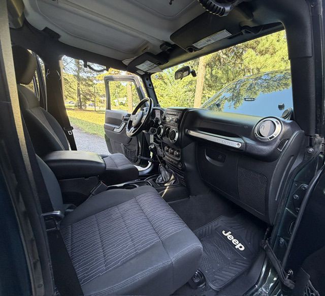 2011 Jeep Wrangler Unlimited Image 18