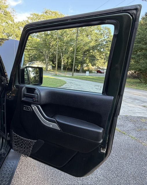 2011 Jeep Wrangler Unlimited Image 20