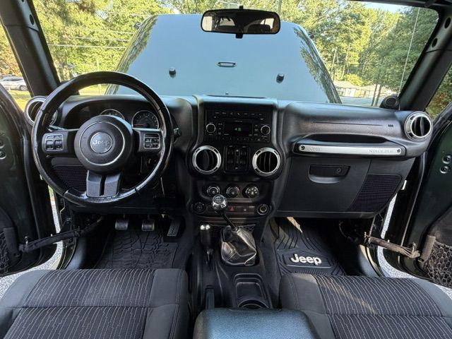 2011 Jeep Wrangler Unlimited Image 27