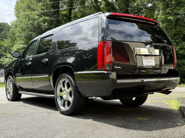 2013 Cadillac Escalade Image 5