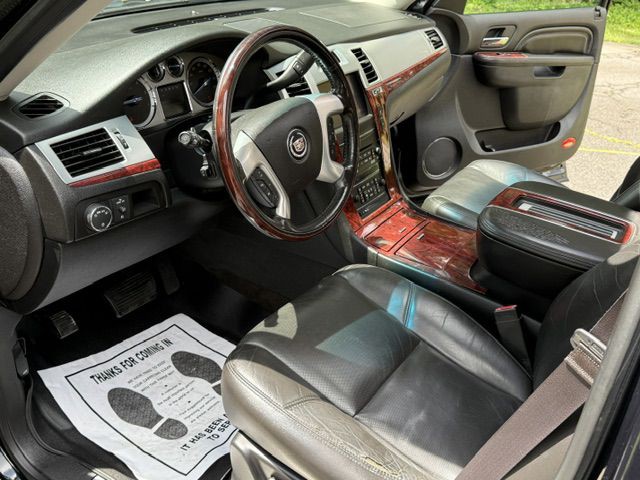 2013 Cadillac Escalade Image 7