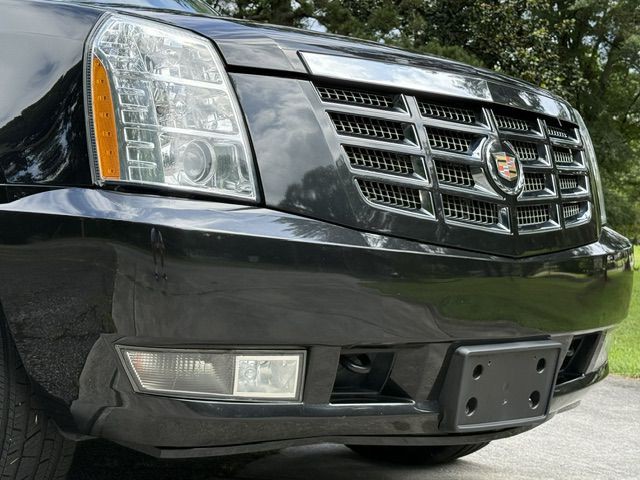 2013 Cadillac Escalade Image 13