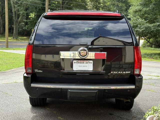 2013 Cadillac Escalade Image 31