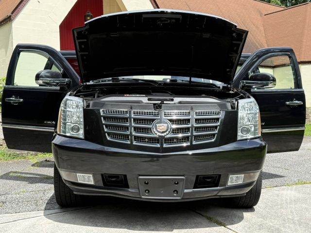 2013 Cadillac Escalade Image 34