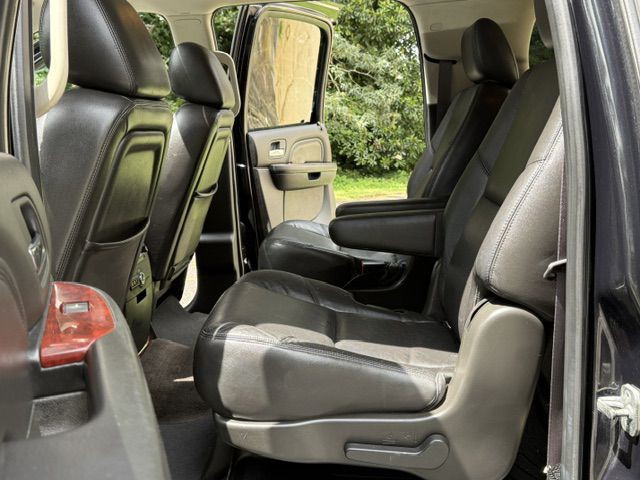 2013 Cadillac Escalade Image 40