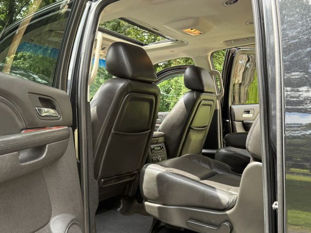 2013 Cadillac Escalade Image 41