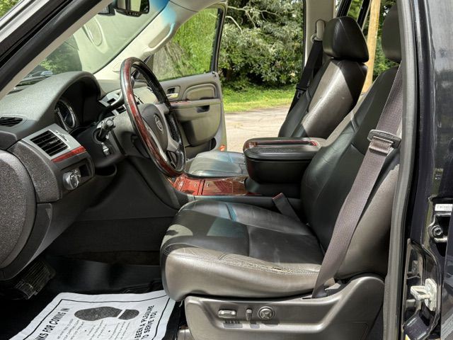 2013 Cadillac Escalade Image 45