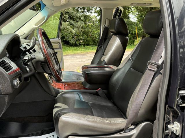 2013 Cadillac Escalade Image 46