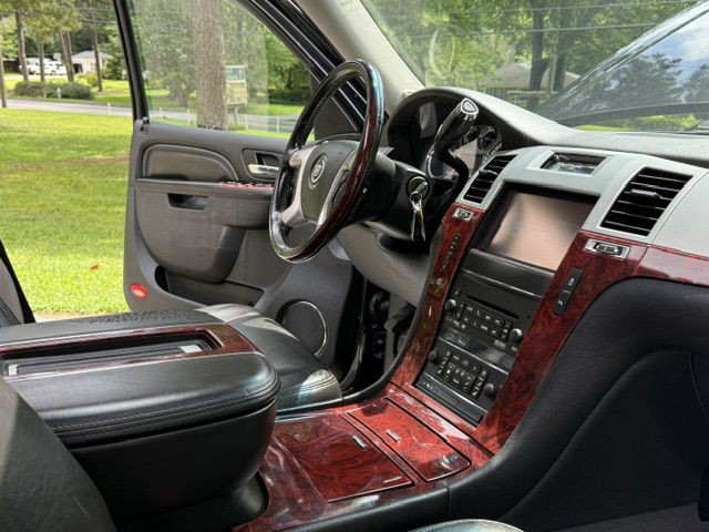 2013 Cadillac Escalade Image 58
