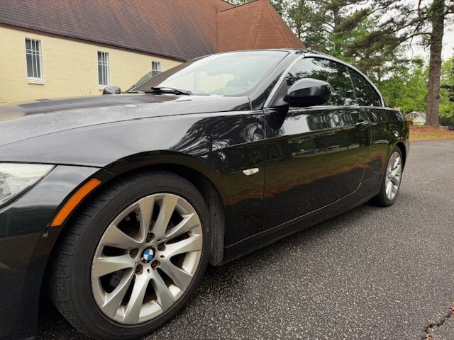 2011 BMW 3 Series Image 18