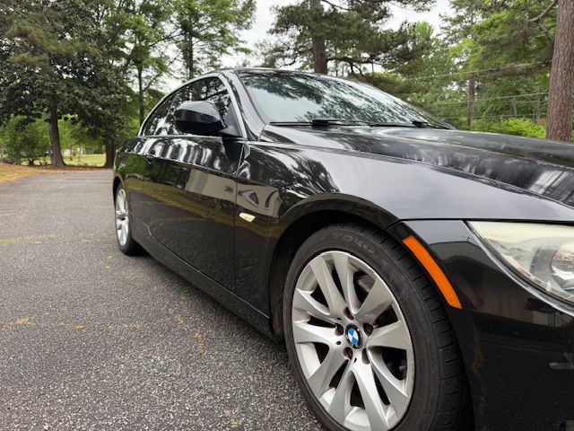 2011 BMW 3 Series Image 19