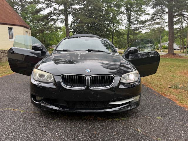 2011 BMW 3 Series Image 23