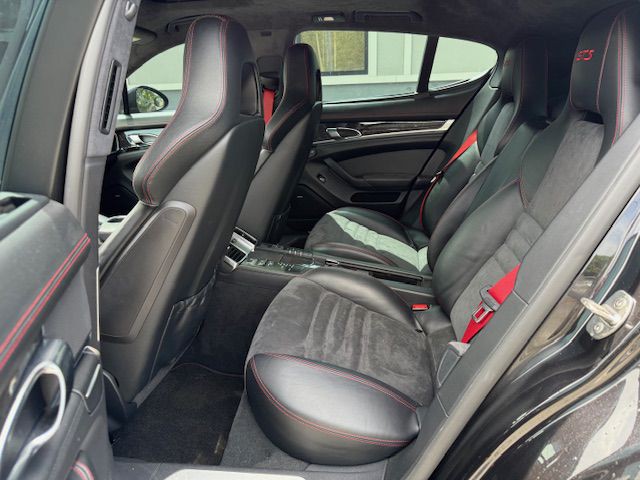2013 Porsche Panamera Image 8