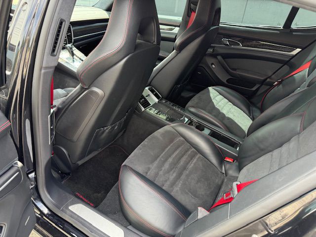 2013 Porsche Panamera Image 9