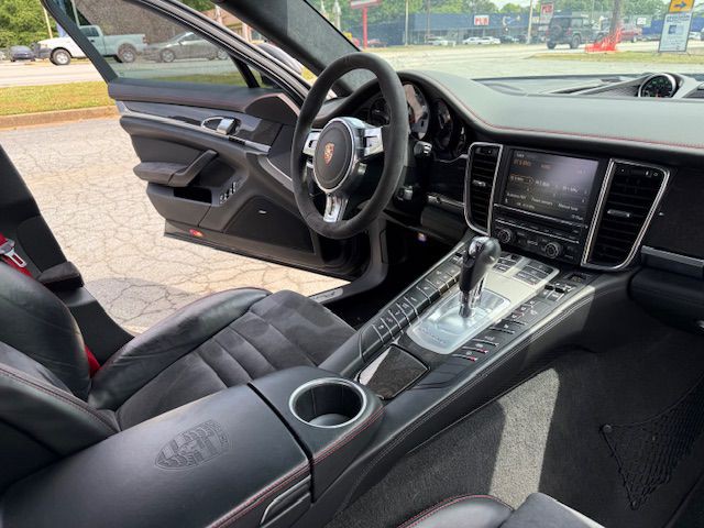 2013 Porsche Panamera Image 12
