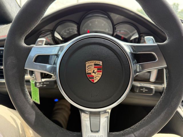 2013 Porsche Panamera Image 18