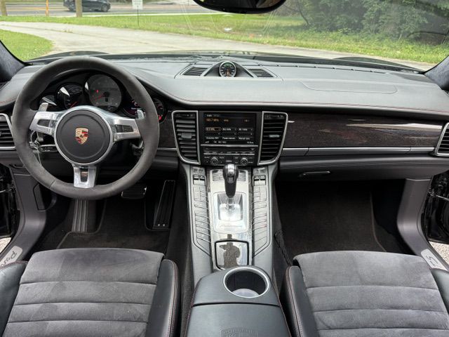 2013 Porsche Panamera Image 8