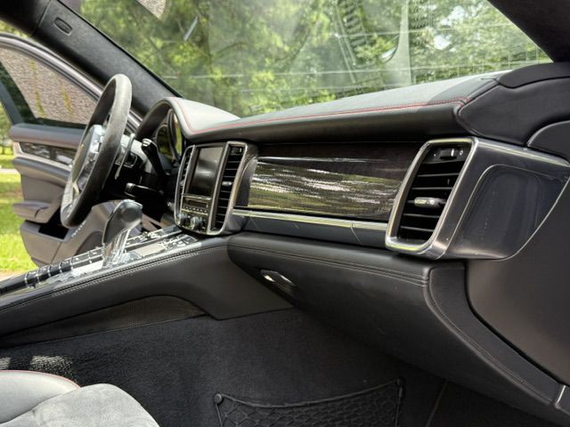 2013 Porsche Panamera Image 14