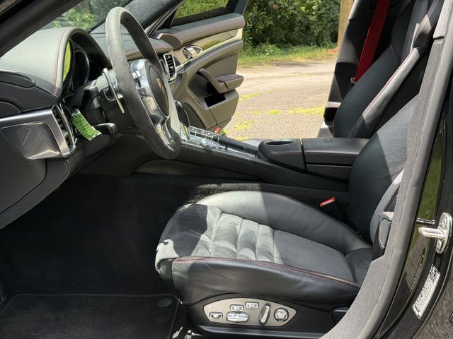 2013 Porsche Panamera Image 22