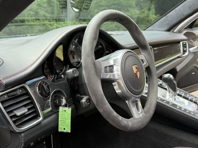 2013 Porsche Panamera Image 28