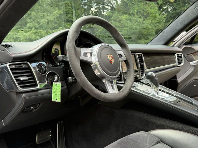 2013 Porsche Panamera Image 30