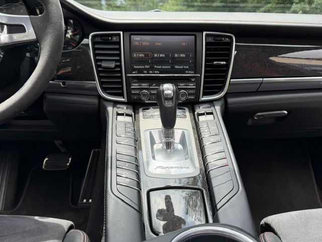 2013 Porsche Panamera Image 33