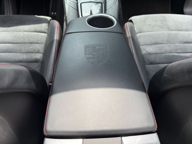 2013 Porsche Panamera Image 34