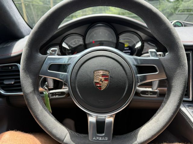 2013 Porsche Panamera Image 39