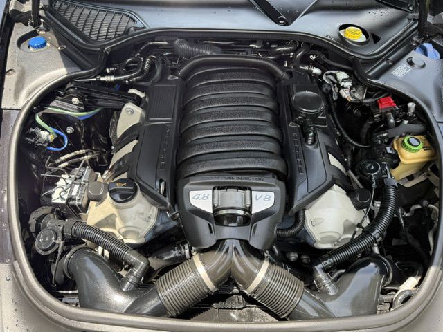2013 Porsche Panamera Image 40