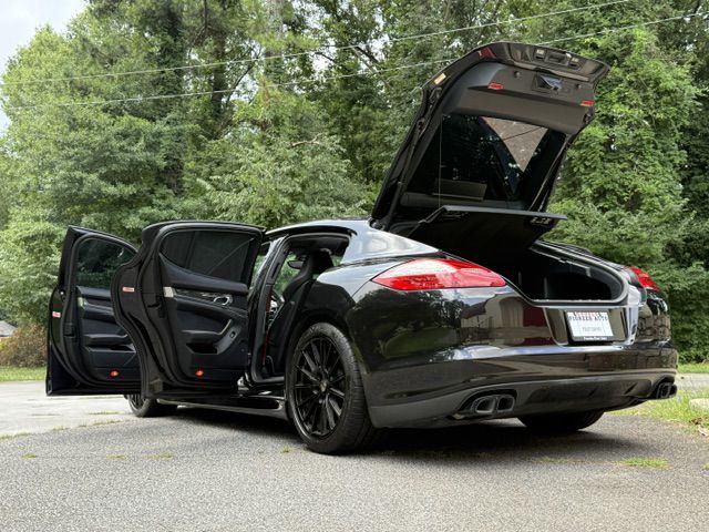 2013 Porsche Panamera Image 1