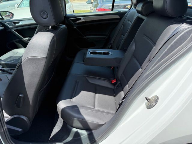 2015 Volkswagen Golf Image 6