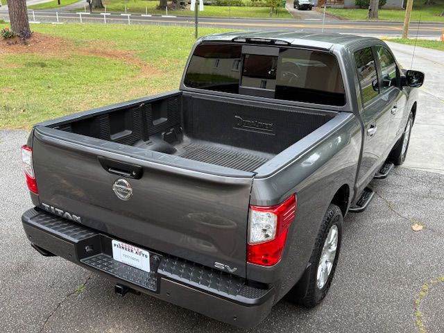 2021 Nissan Titan Image 4
