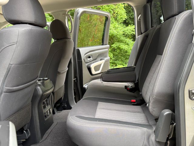 2021 Nissan Titan Image 8
