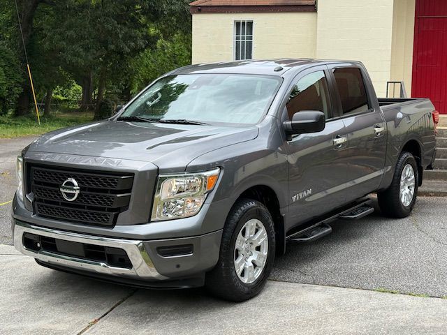 2021 Nissan Titan Image 12