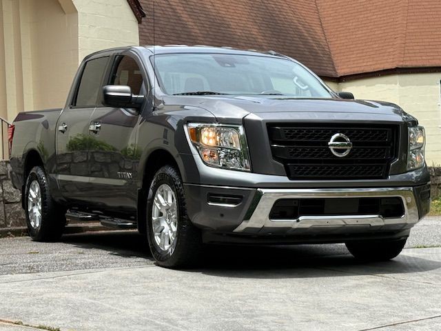 2021 Nissan Titan Image 15