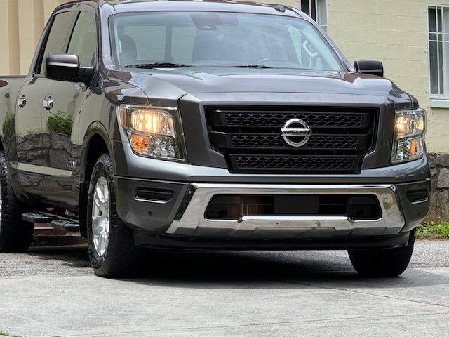 2021 Nissan Titan Image 18