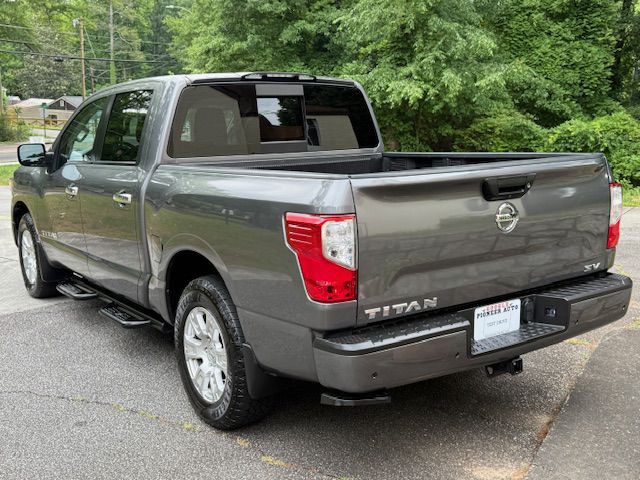 2021 Nissan Titan Image 21