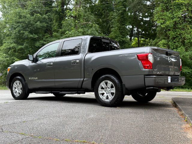 2021 Nissan Titan Image 22