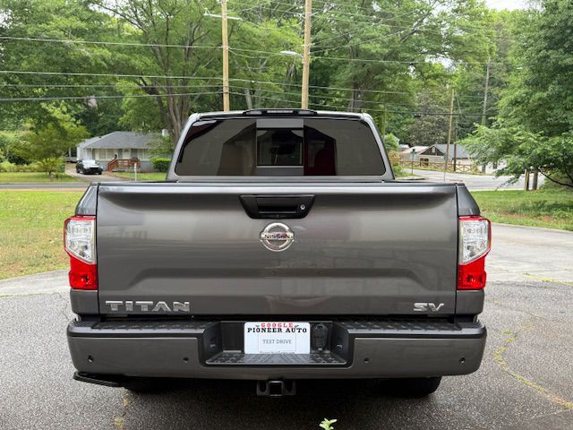 2021 Nissan Titan Image 24