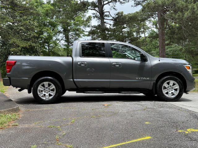 2021 Nissan Titan Image 30