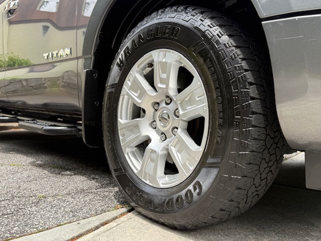 2021 Nissan Titan Image 34