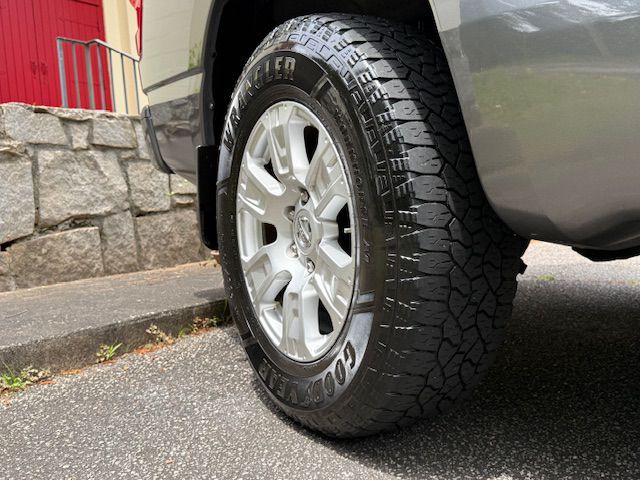 2021 Nissan Titan Image 38
