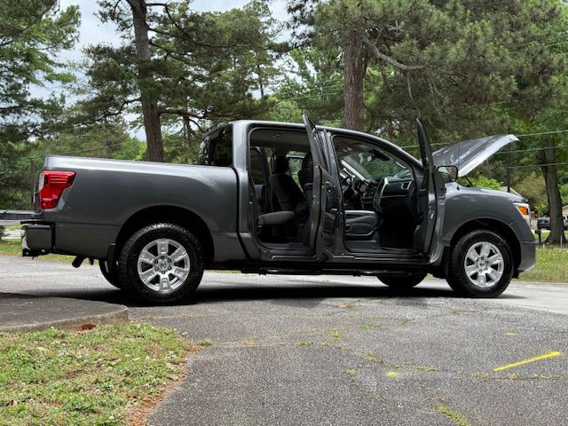 2021 Nissan Titan Image 53