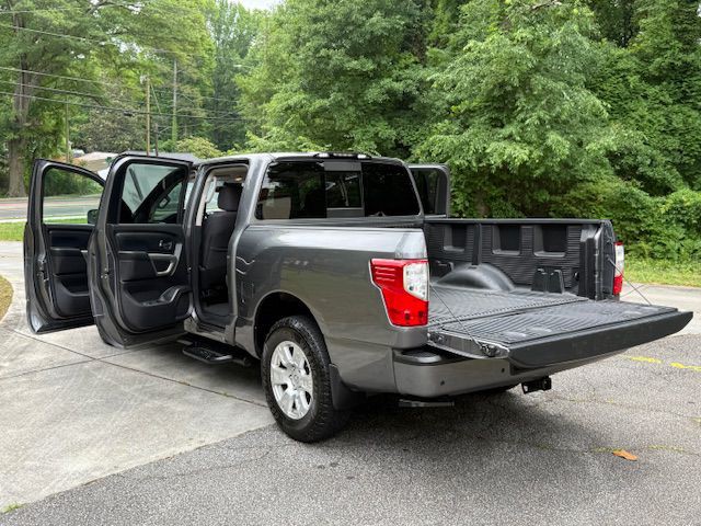 2021 Nissan Titan Image 57