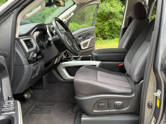 2021 Nissan Titan Image 65